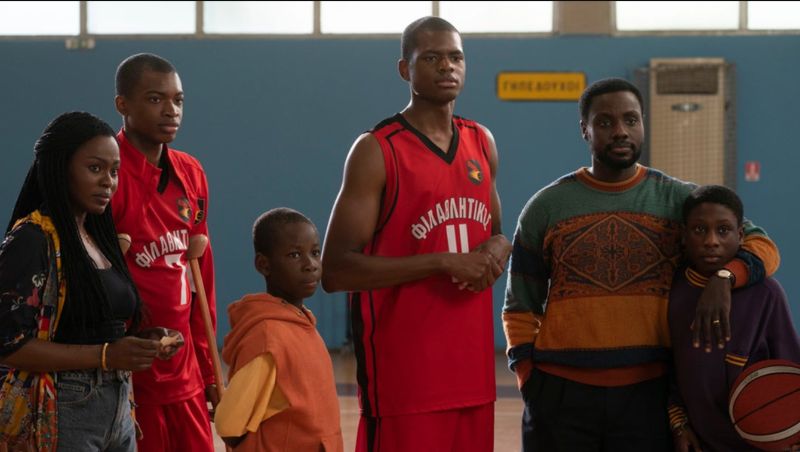 Bộ phim tài liệu “Rise” (2022) kể về hành trình phi thường của Antetokounmpo